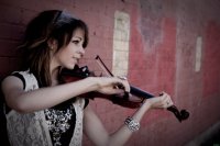 3-iskluchitelno-talentiranata-violinistka-lindzi-stirling-www.kafepauza.mk_.jpg