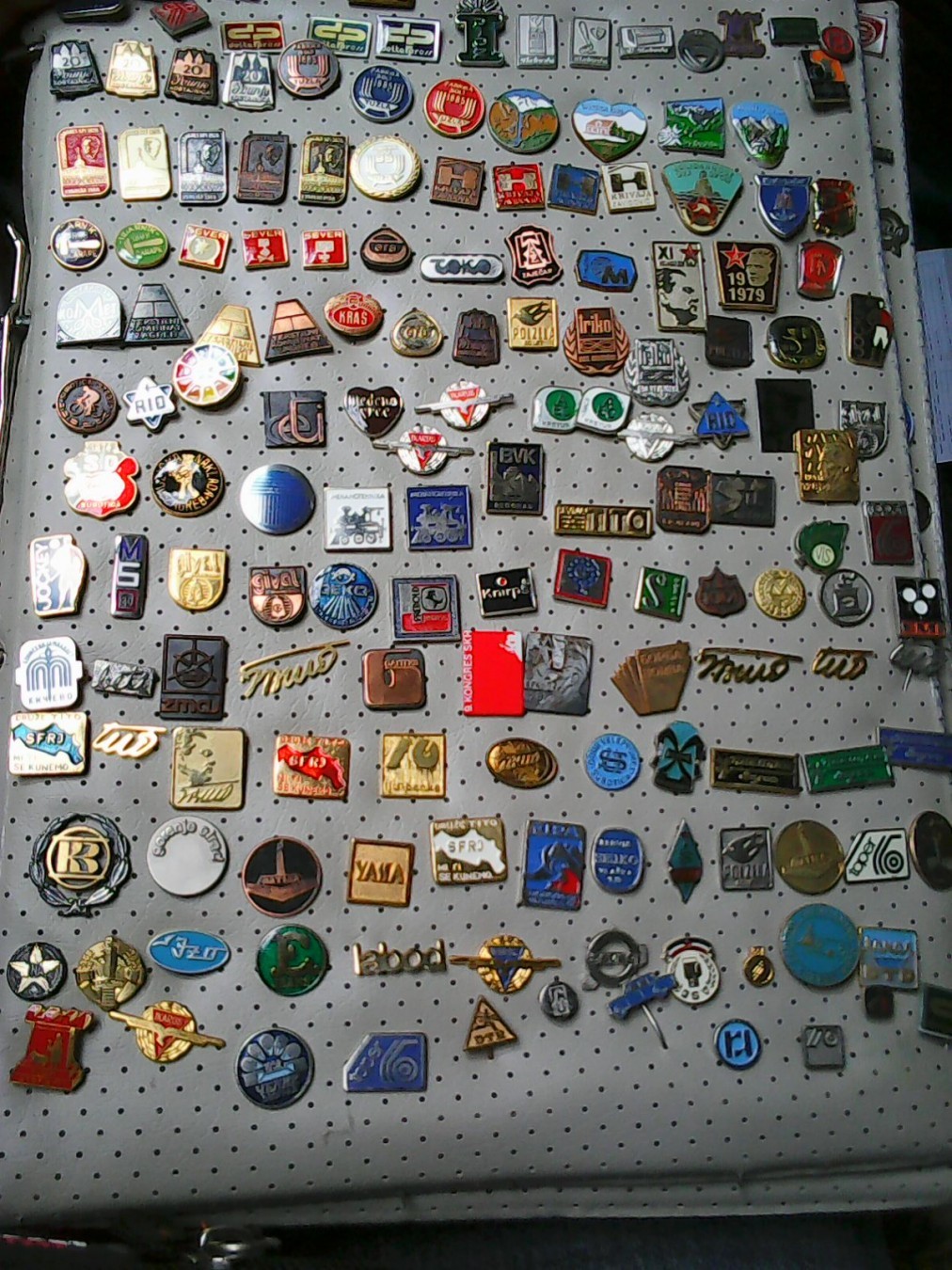 ZNACKE-KOLEKCIJA-PREKO-600-KOMADA_slika_O_72894761.jpg