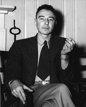 300px-Robert_Oppenheimer_1946.jpg