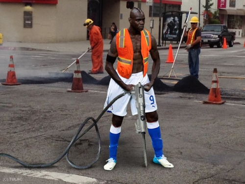 balotelli-funny-streetworker.jpg