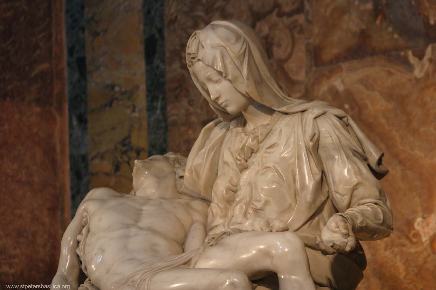 Pieta-Michelangelo.jpg