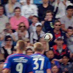 W9Mqolz6QbauaKOAIqyf_Soccer%20Selfie.gif