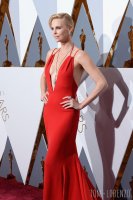 Charlize-Theron-Oscars-2016-Red-Carpet-Fashion-Christian-Dior-Tom-Lorenzo-Site-7.jpg