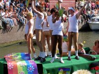 Amsterdam_Gay_Pride_2004,_Canal_parade_-016.JPG