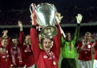 Ole_Gunnar_Solskjaer_Champions_League_cup_562027.jpg