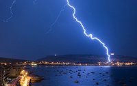 lightning-strike-large3.jpg