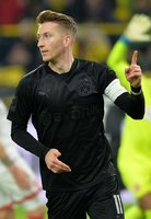 2-borussia-dortmund-black-kit.jpg