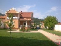 SHTEPI-ME-OBORR-PREJ-1168m2.jpeg