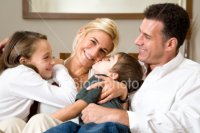 istockphoto_5771249-happy-family.jpg