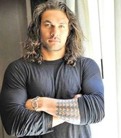 Jason-Mamoa-170818-01.jpg