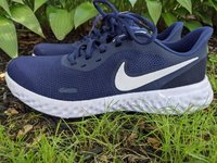 nike-revolution-5-side-14911806-720.jpg