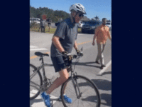 biden-nga-xe.gif