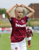 Lewes_FC_Women_0_West_Ham_Utd_Women_5_pre_season_12_08_2018-614_(29081676397)_(cropped).jpg