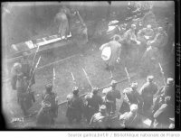 Uskub, embarquement de prisonniers turcs [dans des trains]1912.jpg