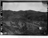 En Macédoine  une batterie bien défilée1916.jpg