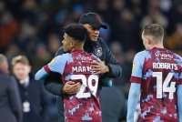 34657016-vincent-kompany-arbeitete-beim-fc-burnley-erfolgreich-mit-ian-maatsen-zusammen-2hdxsN...jpg