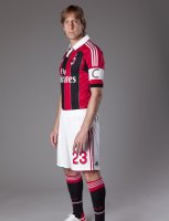 Nuova-maglia-Milan-2012-2013-021.jpg