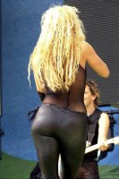 giantess_shakira_ass_by_wallybalzs_dflofhg-375w.jpg