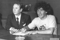 Maradona signs contract for Barcelona.jpg