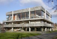 220px-Karlsruhe_bundesverfassungsgericht.jpg