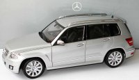 1zu18_Mercedes-Benz_GLK-Klasse_Street_X204_iridiumsilbermet_MB_Minichamps_B66960316_17593_01.JPG