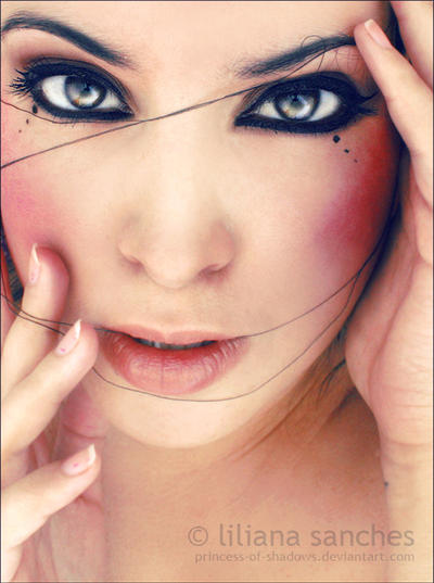 broken_dolls_don__t_cry_by_Princess_of_Shadows.jpg