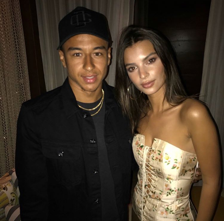 DE2YAMMW0AAWIcC.jpg:large