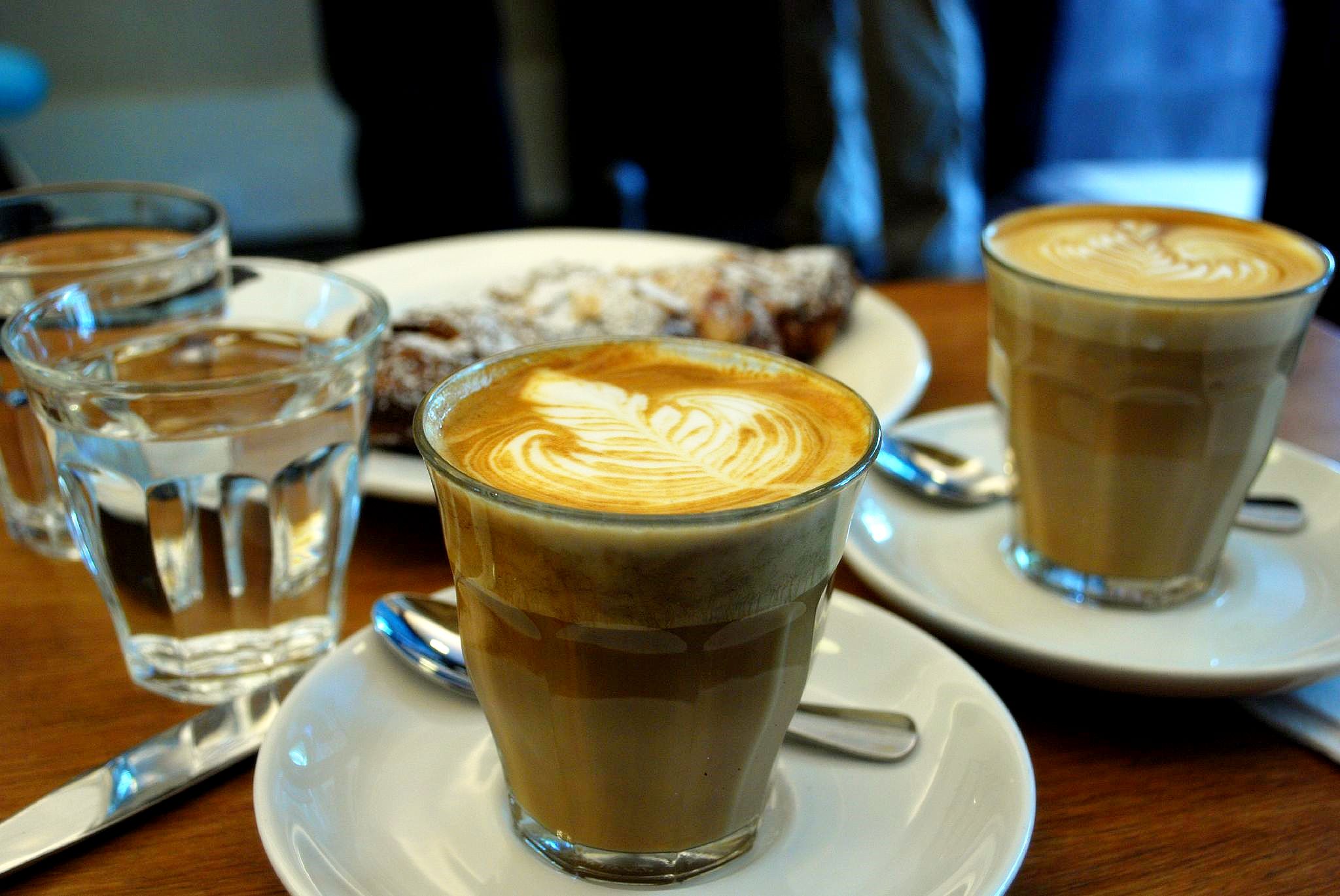 Soymilk_caffe_latte_art3_flickr_user_avlxyz.jpg