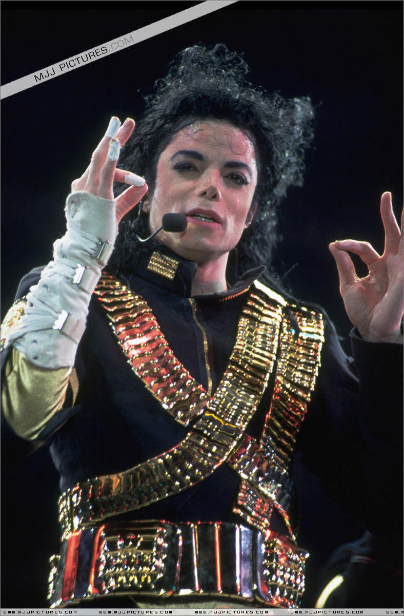 Michael_Jackson_double_666.jpg