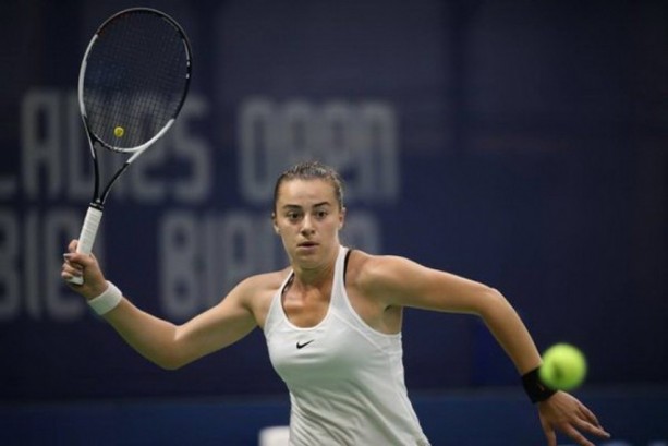 DMb9g-lina-biel-bienne.jpg