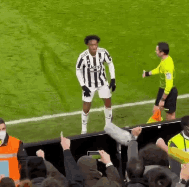 juan-cuadrado-cuadrado.gif