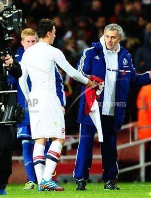 BXxxEHNCIAAksn0.jpg:large