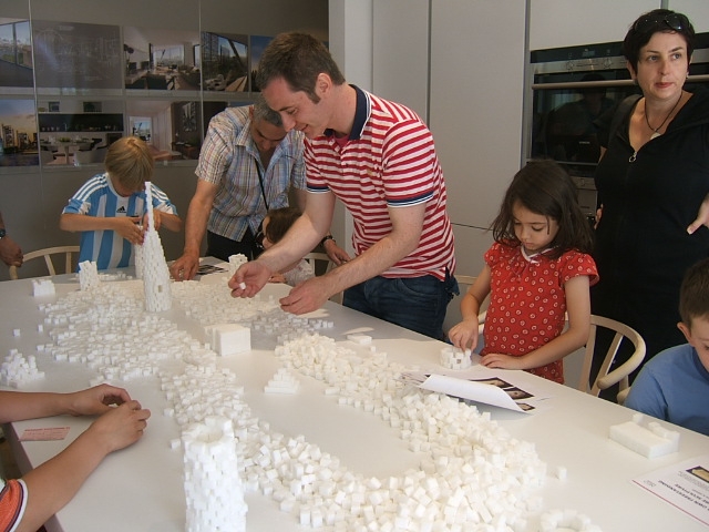 showing_how_to_make_sugar_houses.JPG