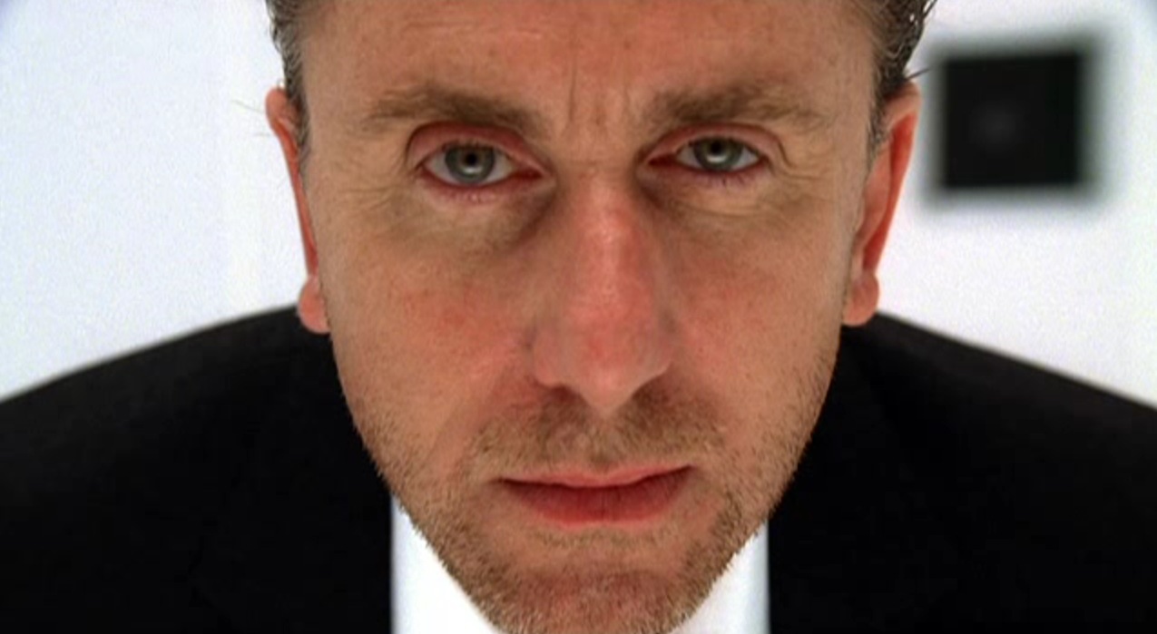tim-roth-as-dr-cal-lightman-in-lie-to-me.jpg