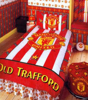ky-pro-manchester-united-stripe-duvet-set.jpg