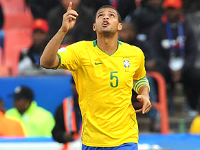 felipe-melo-vs-us.jpg
