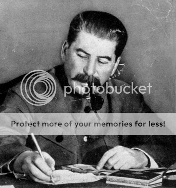 stalin-gde.jpg