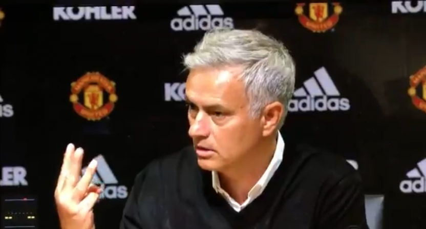 Mourinho-3-fingers-832x447.png