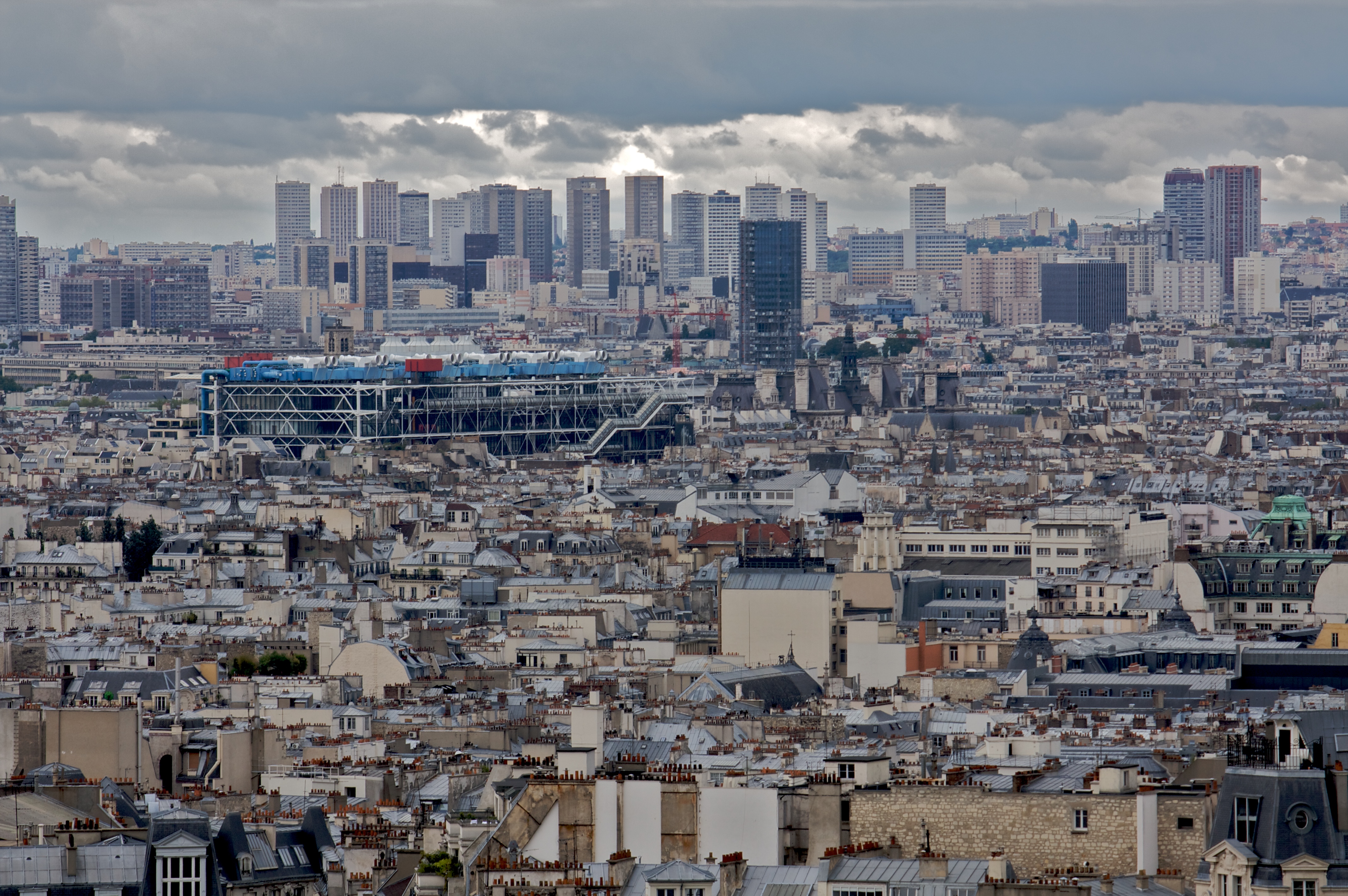 View_of_Paris_aug_2008.jpeg
