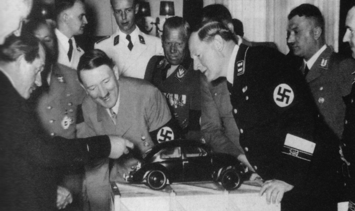 HitlerPorscheVW1938.png