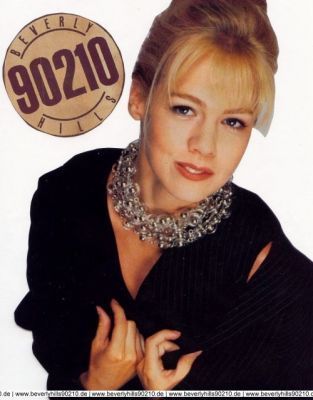 Kelly-beverly-hills-90210-3182192-313-400.jpg