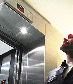 tumblr_mw93ptOdAR1rnj1gio7_r1_250.gif