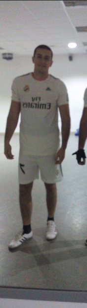 G0AdURY.png