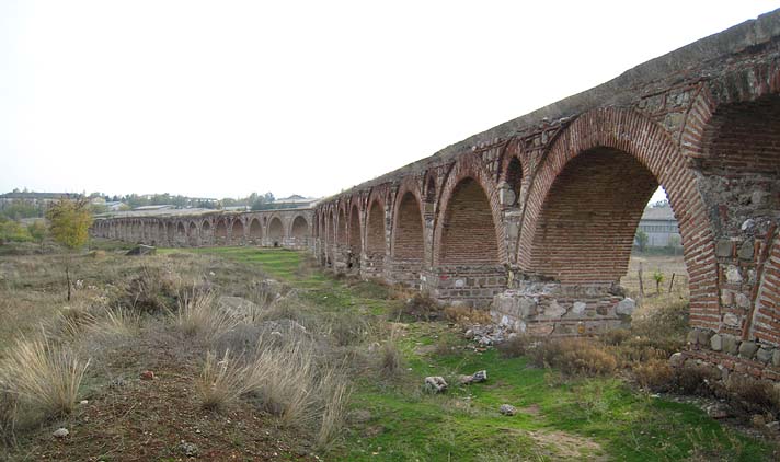 505_OldAqueductSkopje.jpg