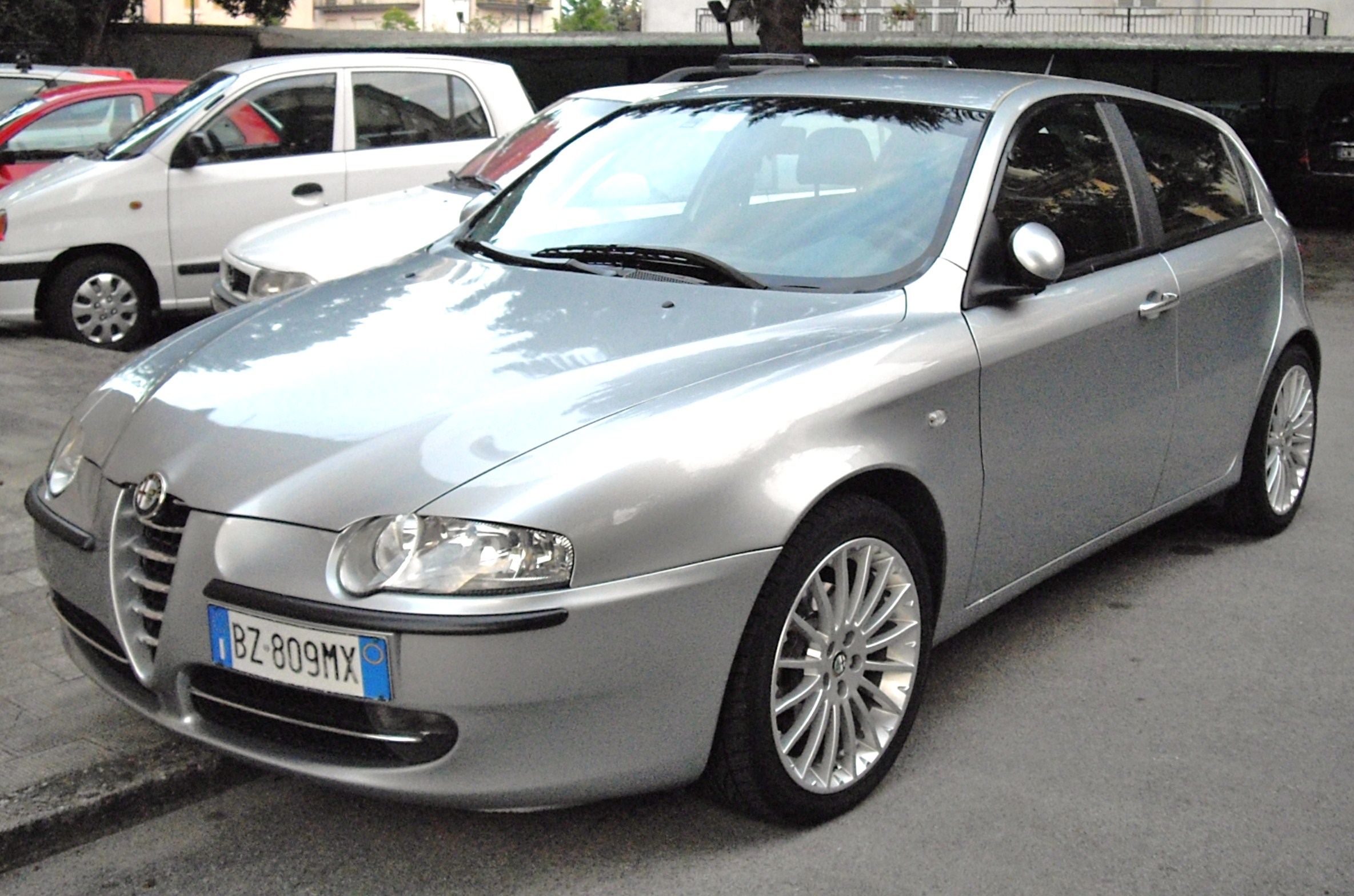 2002_Alfa_Romeo_147.JPG