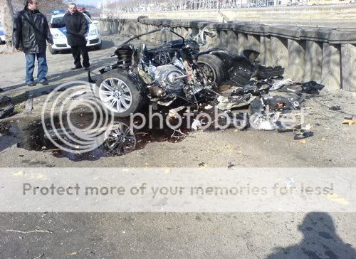bmw_crash_2_jpg.jpg