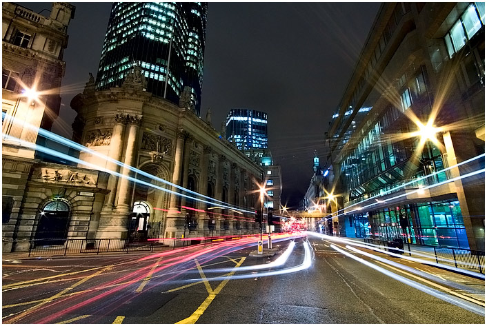 The_City_by_Night_by_Mohain.jpg