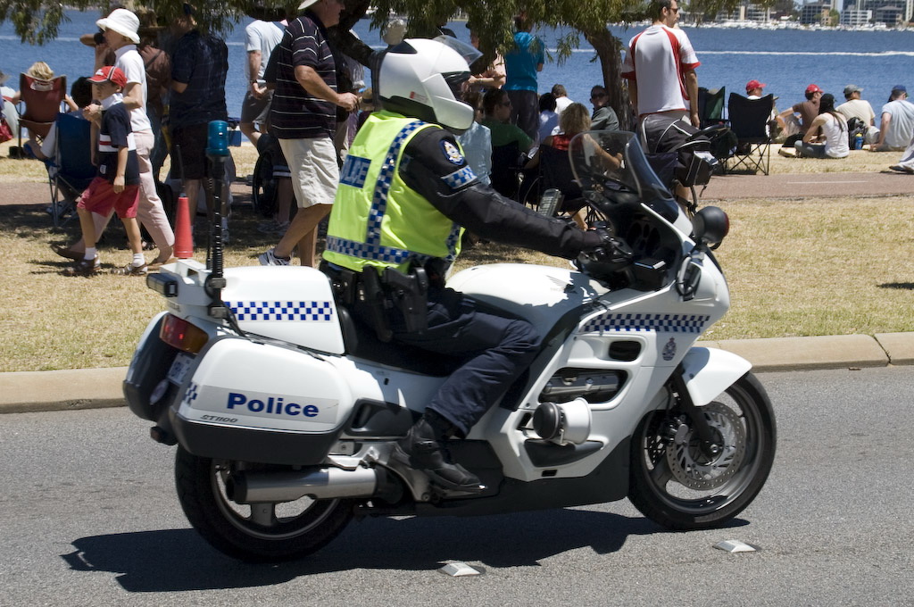 WA_Police_Motorbike_ST1100a.jpg