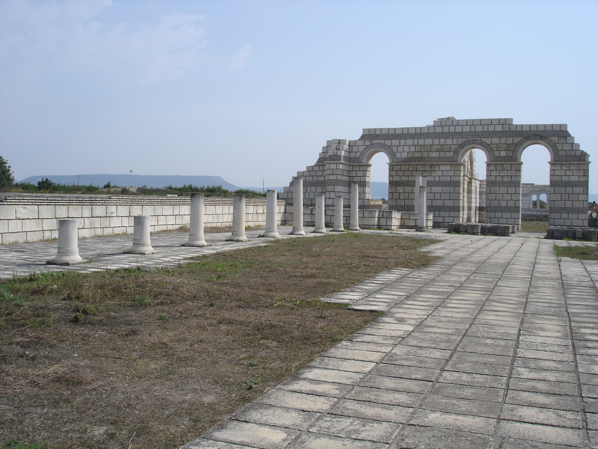 Old_Basilica_in_Pliska_5.JPG