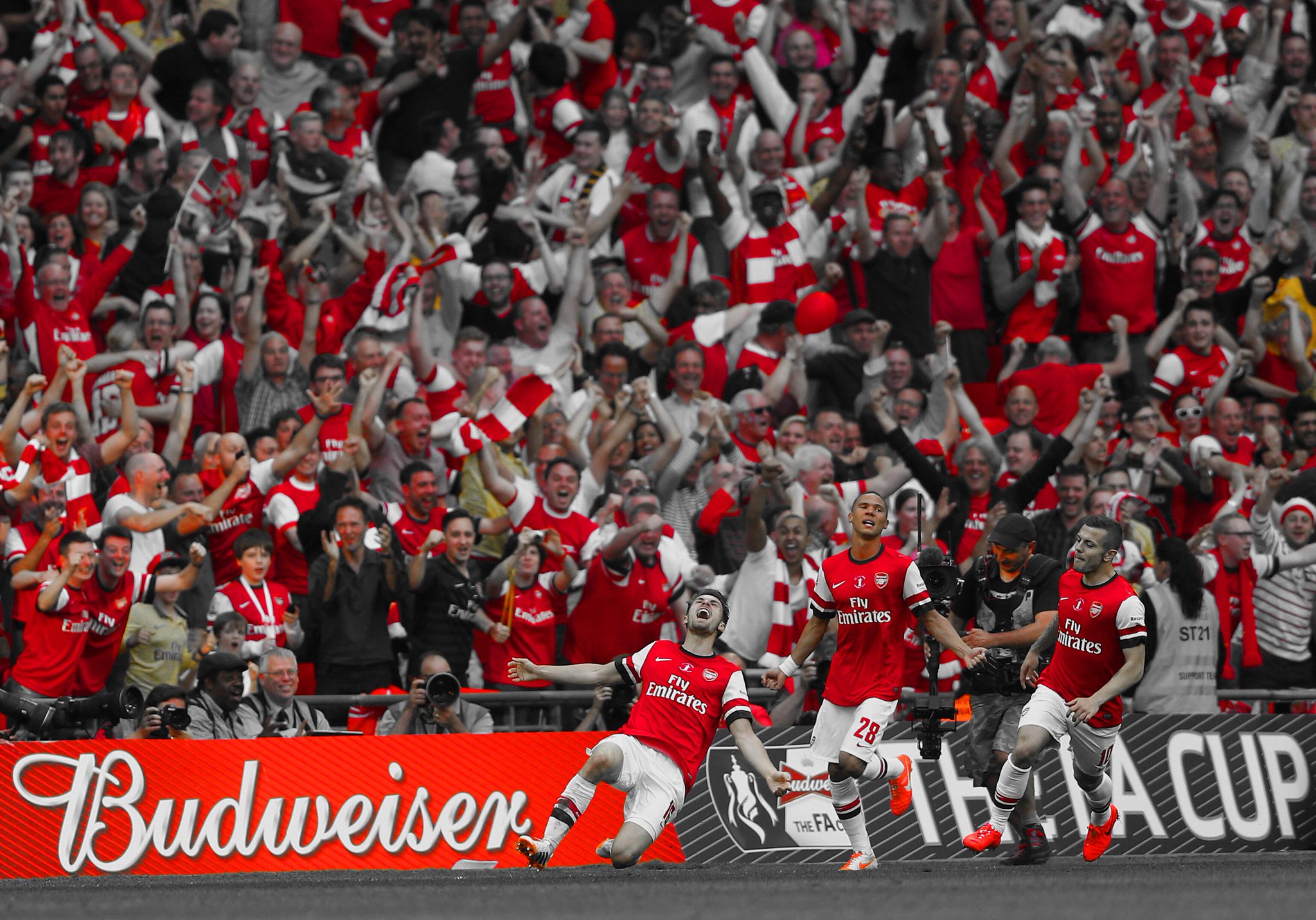 Bn29V-jCAAAk0s0.jpg:large